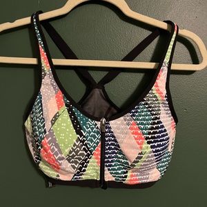 Victoria SPORT Zip-Up Bra